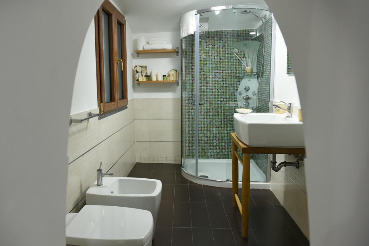 نابولي Montesantogroup Sorrento Room المظهر الخارجي الصورة
